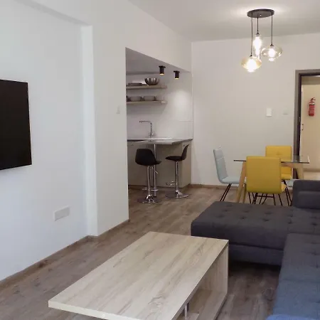شقة 2b New Ground Floor Pool Apt - Dasoudi Beach